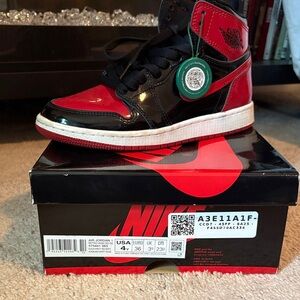 Jordan Kids High-Top Sneakers in Black and Red Patent